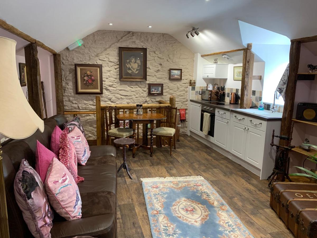 Brecon Boutique Breaks River Run Sennybridge