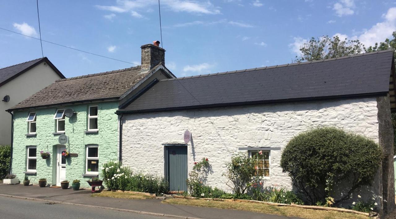 Brecon Boutique Breaks River Run * Sennybridge